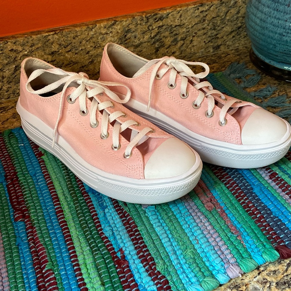 Custom like new platform Converse sneakers!